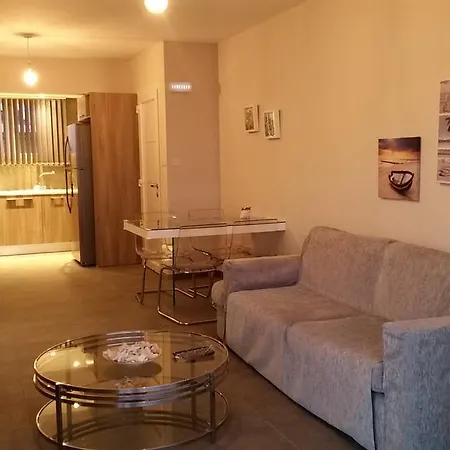 Periyiali Sunset A7 شقة